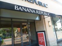 Banana Republic Hill Country Galleria Save Extra 25 percent.jpg
