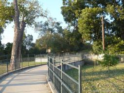 Walkway in Zilker Park area.jpg